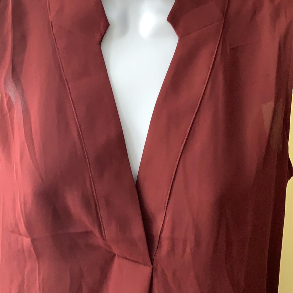 Banana Republic Notch Neck Sleeveless Top - Picture 2 of 7